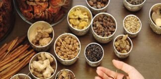 एक्सपायर दवा सहित नकली आयुर्वेदिक दवाओं का जखीरा के साथ तीन गिरफ्तार