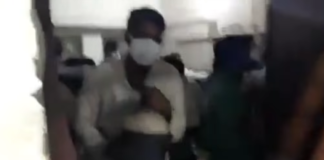 कोरोना की प्रचंड लहर: Oxygen cylinders आते ही लूट ले गए लोग