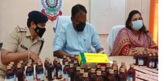 नशीले कफ सिरप व टेबलेट के साथ तीन आरोपी गिरफ्तार