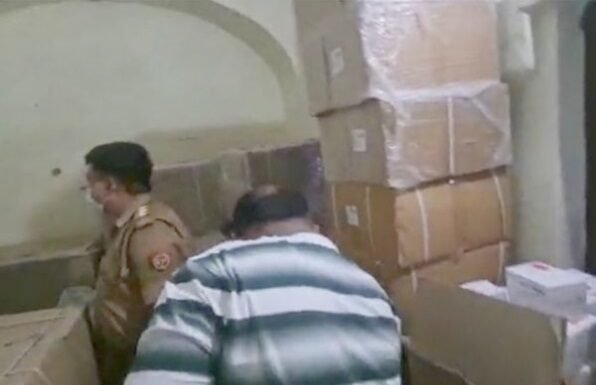कोराना व अन्य गंभीर बीमारियों में काम आने वाली दवाईयों के बन रहे थे नकली दवाईयों के रैपर, आरोपी गिरफ्तार