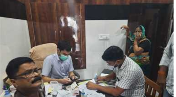 भारी मात्रा में दवाएं व नकली बिल के साथ युर्वेद और दांतों के डॉक्टर एलोपैथी इलाज करते मिले, दवाईयां जप्त