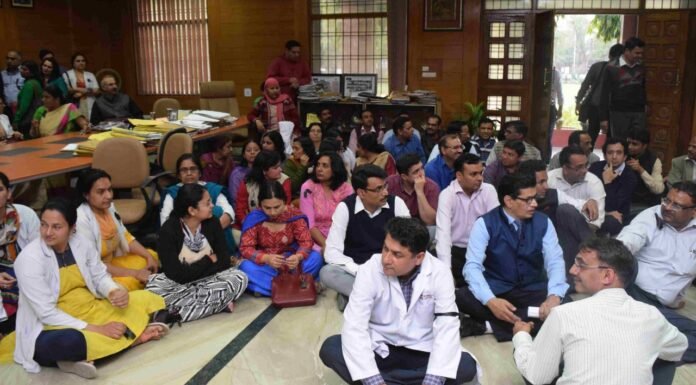 डॉक्टरों ने हरियाणा सरकार को दी चेतावनी, इस नए नियम का कर रहे हैं विरोध