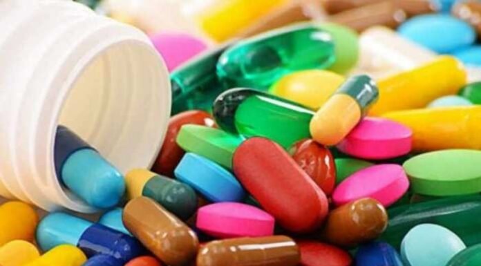नकली दवा फैक्टरी पर छापा, 12 गिरफ्तार