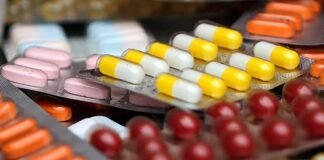 53 दवा कंपनियों में स्वास्थ्य विभाग की तीन ने मारे छापे, निरीक्षण के दौरान दस इकाईयों में पाई गई अनियमितताएं