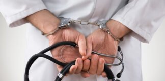 ब्लैक फंगस की दवाओं की कालाबाजारी, नर्स समेत पांच लोग गिरफ्तार