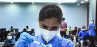 देश में कोरोना की तीसरी लहर ने दी दस्तक, इन 13 राज्यों में बढ़ा संक्रमण का खतरा