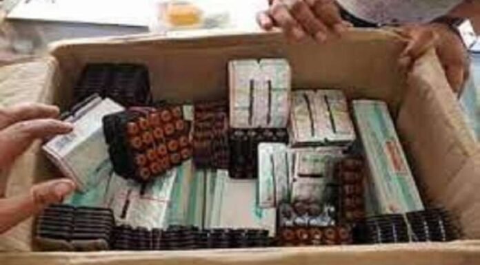 मेडिकल स्टोर पर छापेमारी कर 38 तरह की नशीली दवाएं की बरामद, लाइसेंस किया निरस्त