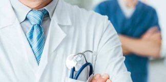 मंत्री की फटकार के बाद भी बाहर की दवा लिखने से बाज नहीं आ रहे डॉक्टर