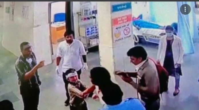 बच्चे से मारपीट और धक्कामुक्की करने वाला डॉक्टर सस्पेंड, स्वास्थ्य मंत्री अनिल विज ने दिए कड़े आदेश