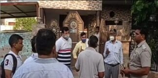 सरकारी नर्स घर पर कर रही थी गर्भपात, स्वास्थ्य विभाग की टीम छापा, भारी मात्रा में दवाइयां जब्त