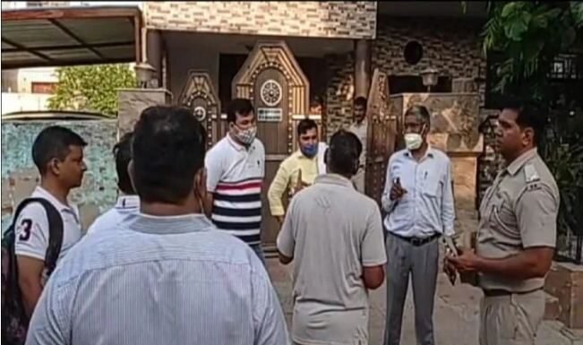 सरकारी नर्स घर पर कर रही थी गर्भपात, स्वास्थ्य विभाग की टीम छापा, भारी मात्रा में दवाइयां जब्त