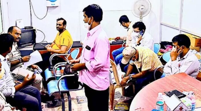 लापरवाही: पथरी का इलाज कराने पहुंचे बीडीओ को लगा दिए चार एक्सपायर्ड इंजेक्शन