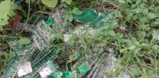 भारी मात्रा में सड़क के किनारे फेंकी गई एक्सपाइरी दवाएं