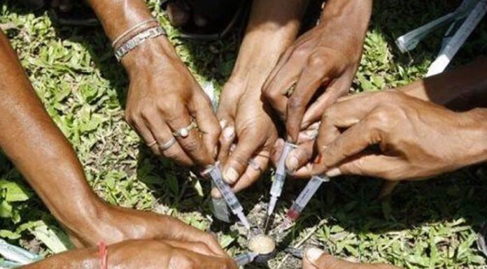नशीली दवा के खाने से चार लोग हुए बीमार , एक की मौत
