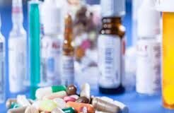 केमिस्ट शॉपों से दवा निरीक्षक ने भरे दवाईयों के सैंपल