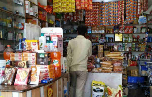 नियम को ताक पर रख मेडिकल स्टोर का संचालन