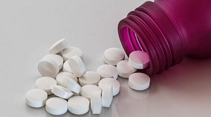 होटल में होता था नशे का कारोबार, 2400 प्रतिबंधित नशीली दवाएं बरामद banned medicine