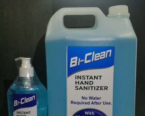 सैनिटाइजर की जगह रंग मिला पानी, मेडिकल स्टोर का लाइसेंस निरस्त sanitizer