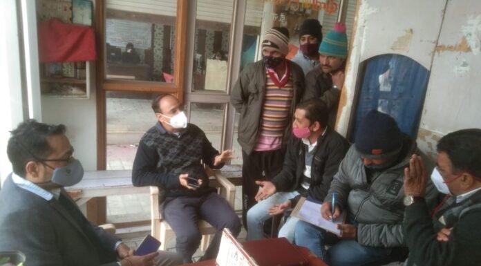 झोलाछाप डॉक्टर चला रहा था डेन्टल क्लिनिक, छापे के बाद पकड़ाया नोटिस फर्जी डेंटल क्लिनीक