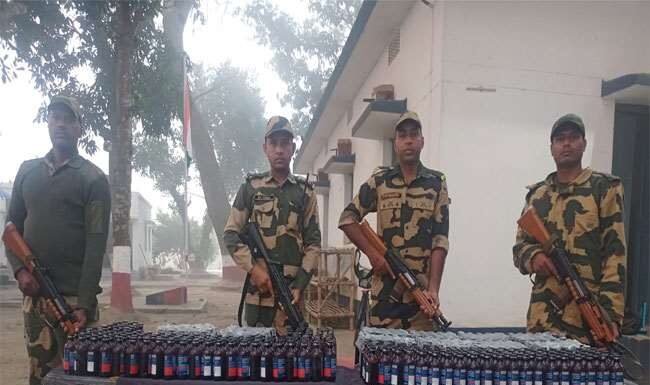 बांग्लादेश सीमा के पास 1840 शीशी प्रतिबंधित कफ सिरप जब्त कफ सिरप