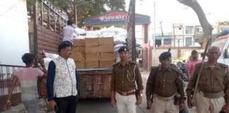 ट्रक में छिपाकर लाया जा रहा 14,900 बोतल कफ सिरप, कीमत 27 लाख से अधिक cough syrup