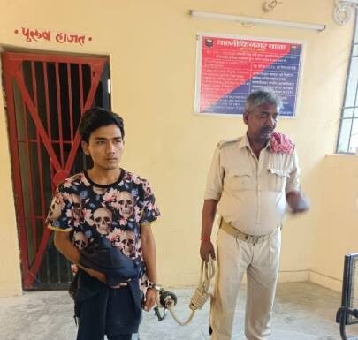 तस्करी, नेपाल में प्रतिबंधित दवाओं के साथ आरोपी गिरफ्तार आरोपी गिरफ्तार