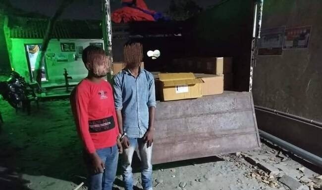 4960 बोतल प्रतिबंधित कफ सिरप के साथ तीन तस्कर गिरफ्तार आरोपी गिरफ्तार