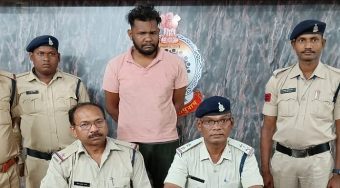ई-रिक्शा से प्रतिबंधित कफ सिरप की तस्करी, 540 बोतल के साथ तस्कर गिरफ्तार कफ सिरप