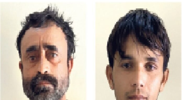 कार में छिपाकर ले जा रहे थे नशीली दवाएं, भारी मात्रा में दवाएं जब्त नशली दवाओं