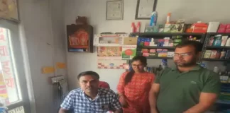 भारी मात्रा में में बिना लेबल के आक्सीटोसिन इंजेक्शन बरामद ऑक्सीटोसिन इंजेक्शन