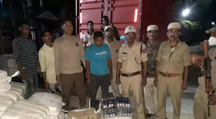 लाखों की प्रतिबंधित कफ सिरप जब्त, चालक गिरफ्तार प्रतिबंधित कफ सिरप