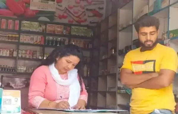 भारी अनियमितताओं के बीच 5 मेडिकल स्टोर व एक क्लीनिक सील मेडिकल स्टोर