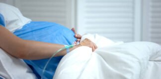 गर्भपात के लिए मजबूर करने के आरोप में चार लोगों के खिलाफ मामला दर्ज प्रसव