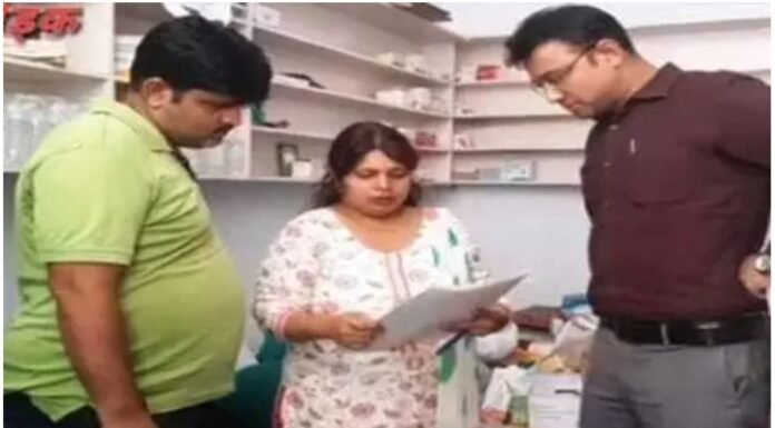 सीएम फ्लाइंग ने छापामारी कर पकड़ा झोलाछाप डॉक्टर, बिना लाइसेंस चला रहा था क्लिनिक