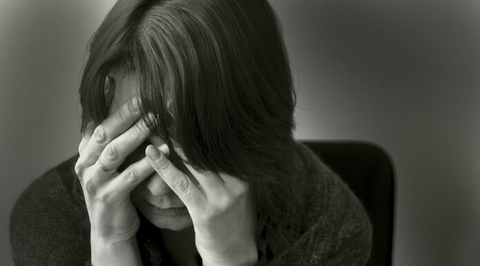 डॉक्टर-इंजीनियर की टीम ने बनायी डिप्रेशन रोकने वाली डिवाइस depression