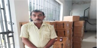 कफ सिरप की शीशी में शराब में तस्करी, आरोपी गिरफ्तार कफ सिरप