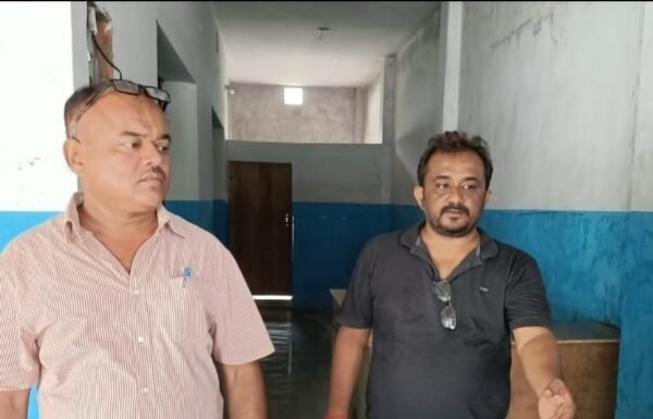 नर्सिंग होम पर स्वास्थ्य विभाग की छापेमारी, संचालक फरार आशुतोष कुमार