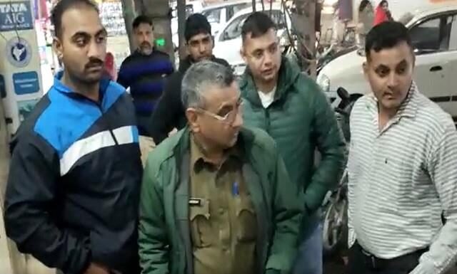 गर्भ में लिंग जांच करने का भंडाफोड़, झोलाछाप डॉक्टर की तलाश में दबिश दे रही पुलिस लिंग जांच