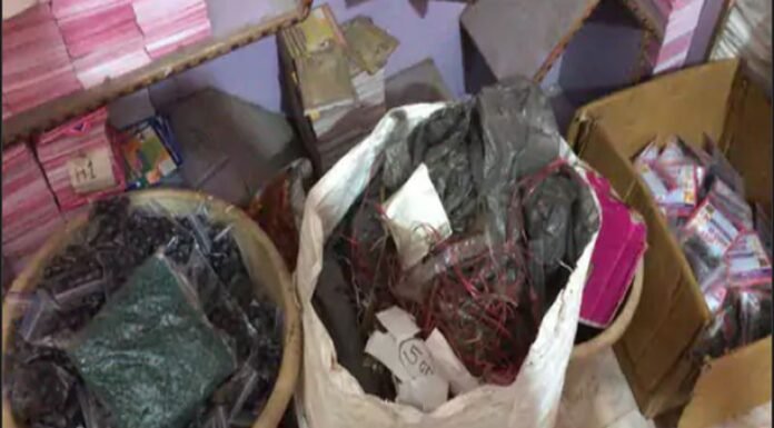 नकली दवा की फैक्ट्री पर पड़ा छापा