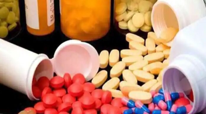 किराए पर फार्मासिस्ट की डिग्री लेकर चला रहे मेडिकल स्टोर