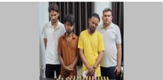 अवैध प्रतिबंधित कोडिन युक्त 220 बोतल कफ सिरप जब्त