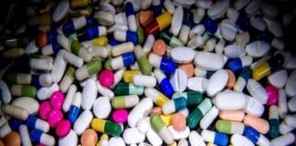 11 दवा कंपनियों पर लगी रोक, 2 पर लगा ताला