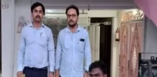 बिहार के देवरिया में मेडिकल स्टोर सीज, लाखों रुपए की दवाएं जब्त