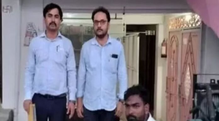 बिहार के देवरिया में मेडिकल स्टोर सीज, लाखों रुपए की दवाएं जब्त