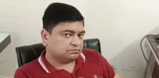 रिश्वत लेता डॉक्टर रंगेहाथ गिरफ्तार, MLR में चोट को फ्रैक्चर दिखाने की एवज में मांगे थे 28 हजार pic