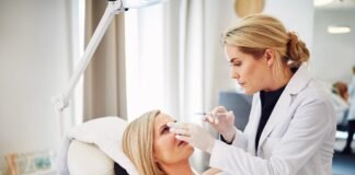 प्रौद्योगिकी में प्रगति के कारण सौंदर्य चिकित्सा की लोकप्रियता बढ़ी