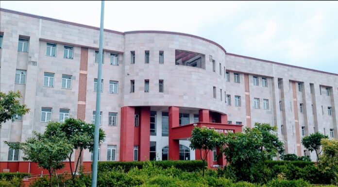 एसीबी ने दिल्ली के आयुर्वेद चरक संस्थान पर भर्ती धोखाधड़ी केस में की एफआईआर दर्ज एसीबी