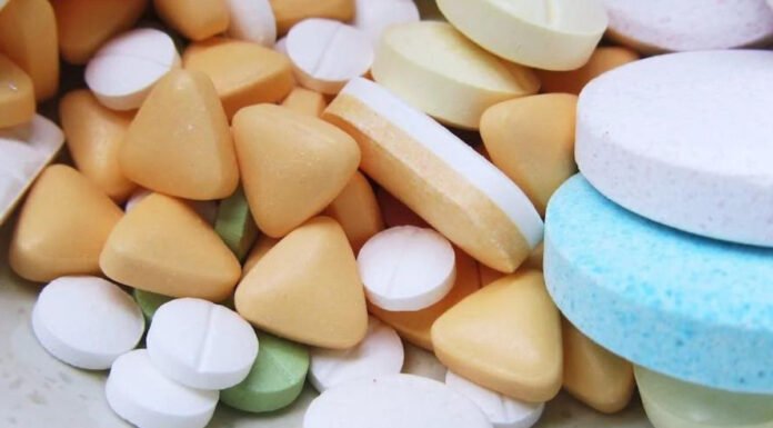 एमक्योर फार्मा की इस दवा पर स्वास्थ्य मंत्रालय ने लगाई रोक मेडिकल स्टोर