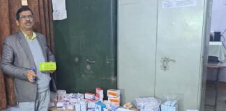 कैमिस्ट शॉप पर छापा, नहीं मिला लाइसेंस, 26 दवाएं की सील