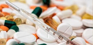 दवा बाजार में औषधि विभाग ने की छापेमारी, मचा हडक़ंप